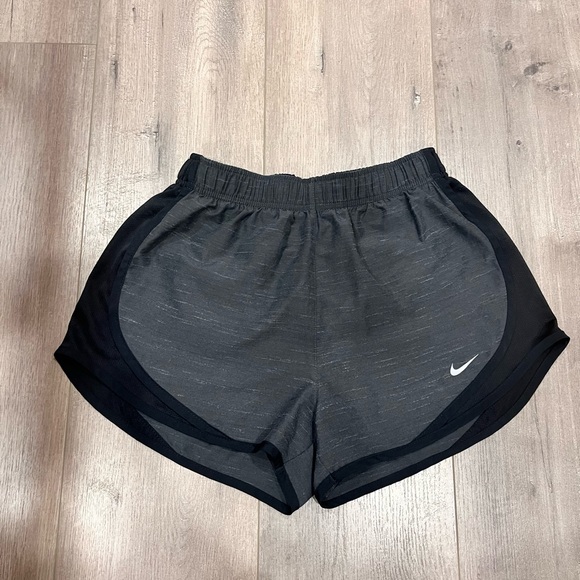 Women Nike Dri Fit Running Shorts - Picture 1 of 6